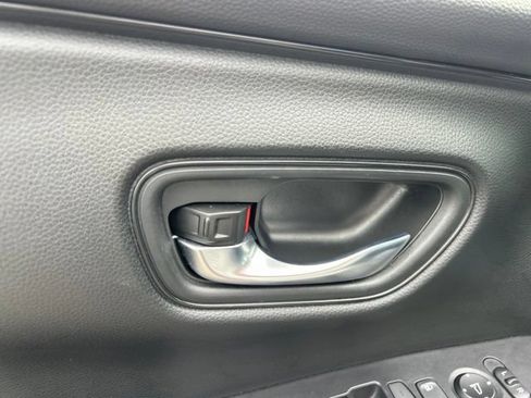 Used 2023 Honda HR-V LX image 12