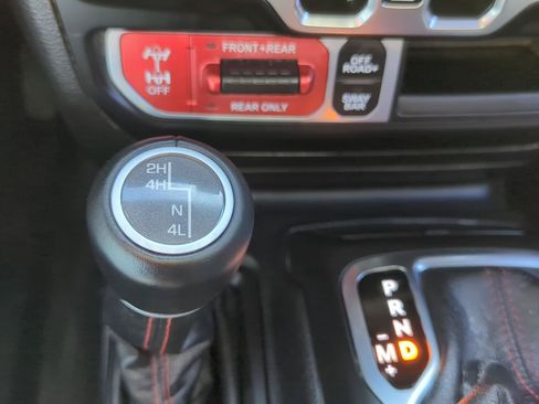 Used 2021 Jeep Gladiator Rubicon AWD/4WD image 26