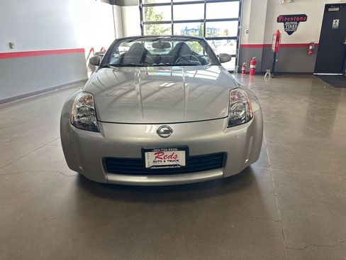 Used 2004 Nissan 350Z Enthusiast w/ Side Airbags Pkg image 46