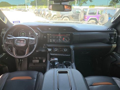 Used 2022 GMC Sierra 1500 AT4 w/ AT4 Preferred Package AWD/4WD image 15