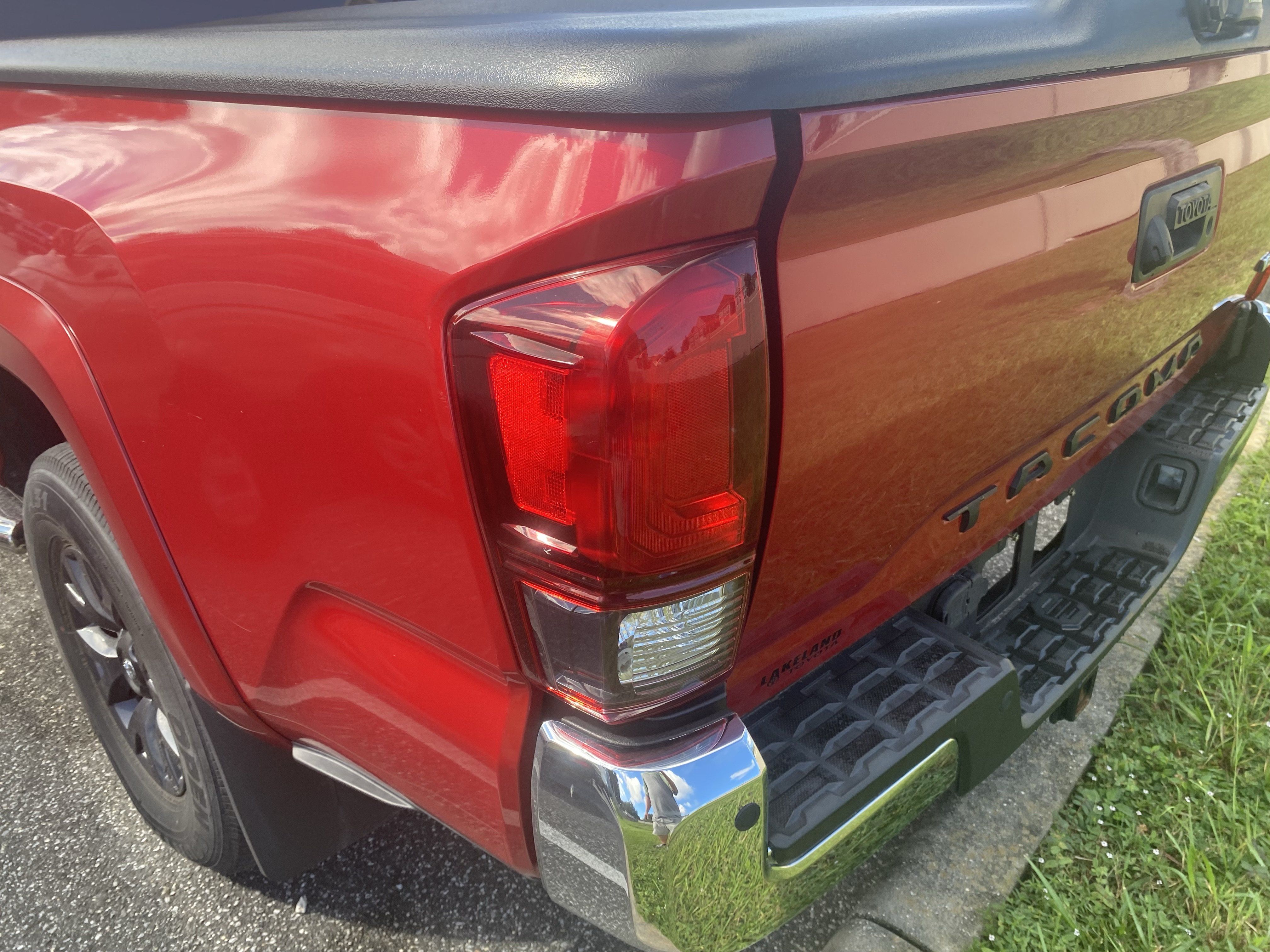 Used 2023 Toyota Tacoma SR5 RWD image 11
