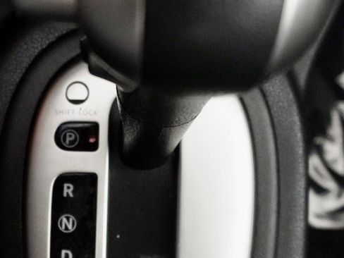 Used 2017 Nissan Versa SV w/ SV Special Edition Package image 19