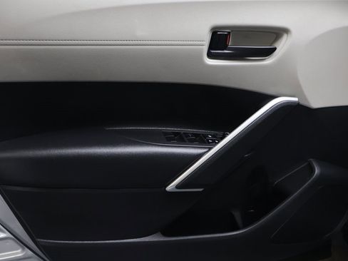 Used 2022 Toyota Corolla Cross LE image 16