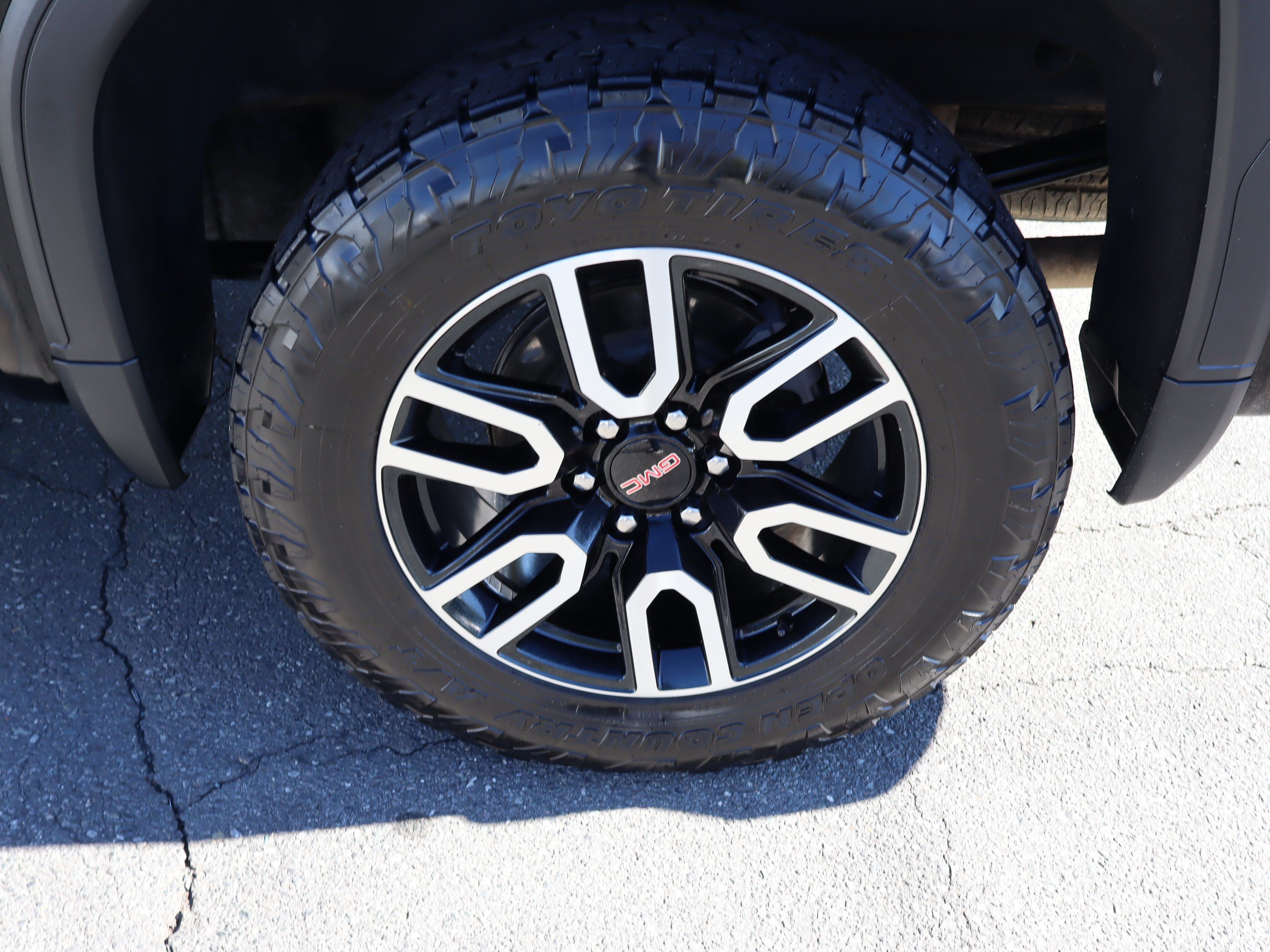 Used 2021 GMC Sierra 1500 AT4 w/ AT4 Preferred Package AWD/4WD image 41