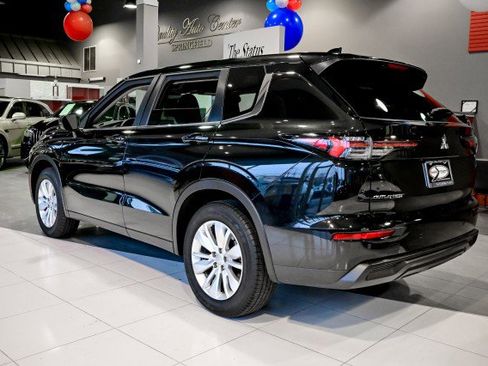 Used 2025 Mitsubishi Outlander ES image 7