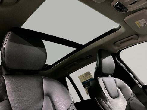 Used 2019 Volvo XC90 T6 Momentum w/ Advanced Package AWD/4WD image 13