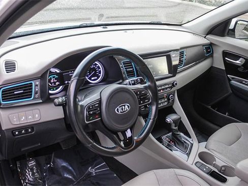 Used 2019 Kia Niro EX image 24