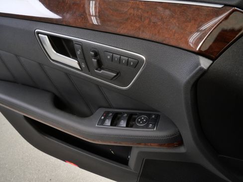Used 2012 Mercedes-Benz E 350 4MATIC Sedan image 29