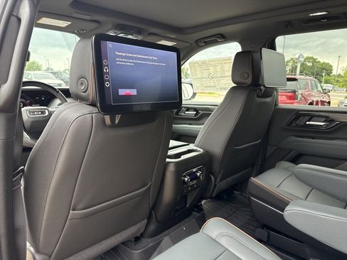 New 2026 GMC Yukon AT4 w/ AT4 Premium Plus Package AWD/4WD image 8