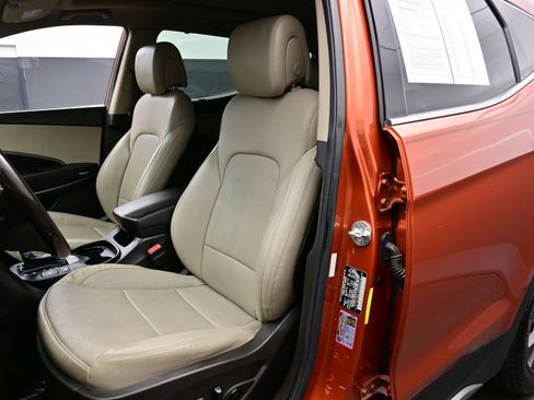 Used 2018 Hyundai Santa Fe Sport image 11