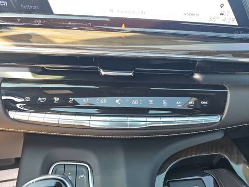 Used 2024 Cadillac Escalade Sport Platinum w/ LPO, ONYX Package AWD/4WD image 28