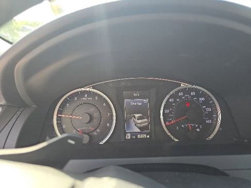 Used 2017 Toyota Camry SE FWD image 10