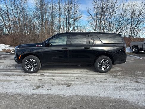 New 2026 Chevrolet Suburban Z71 image 3