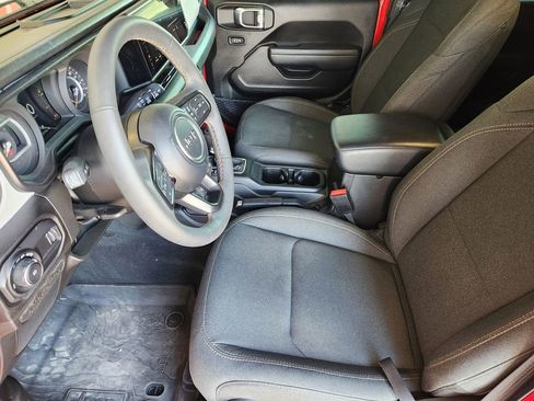 Used 2024 Jeep Wrangler Sport S image 12