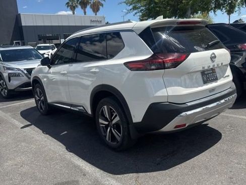 Certified 2022 Nissan Rogue Platinum w/ Head-Up Display Package FWD image 7