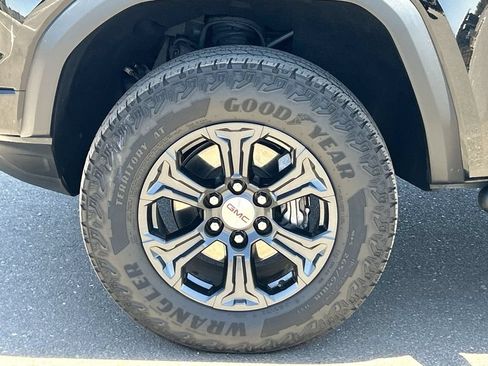 Used 2024 GMC Canyon Elevation RWD image 32