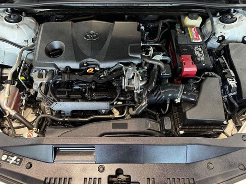 Used 2018 Toyota Camry LE FWD image 35