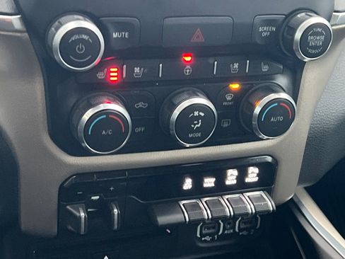 Used 2019 RAM 1500 Laramie AWD/4WD image 20