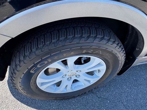 Used 2012 Hyundai Veracruz GLS image 25