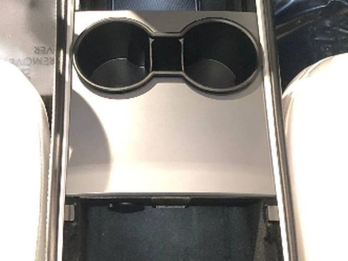 Used 2024 Tesla Model Y Long Range image 32