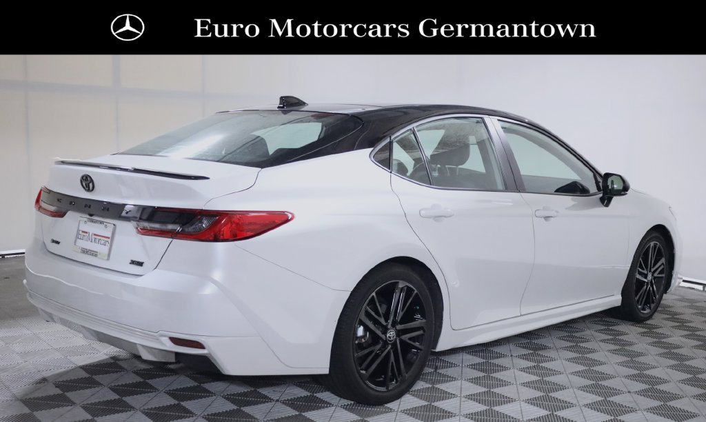 Used 2025 Toyota Camry XSE FWD image 6