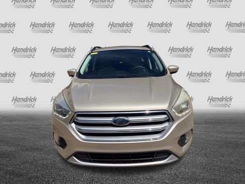 Used 2017 Ford Escape SE w/ Equipment Group 201A FWD image 3