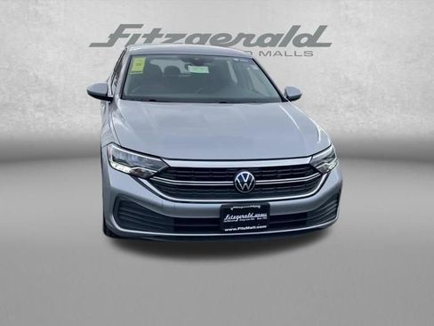 Used 2024 Volkswagen Jetta SE FWD image 46