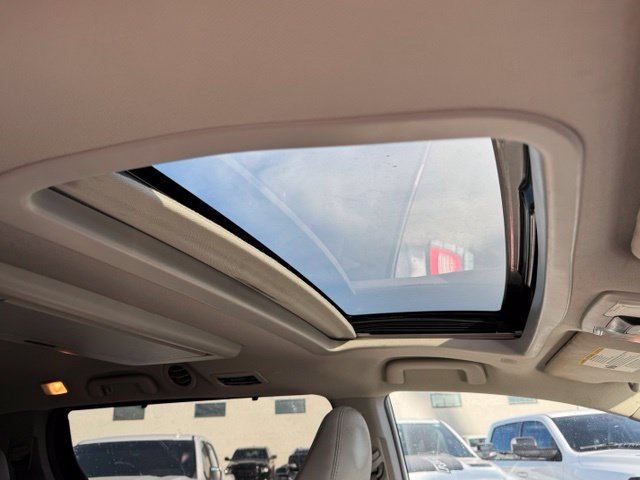 Used 2019 Toyota Sienna XLE Premium FWD image 6