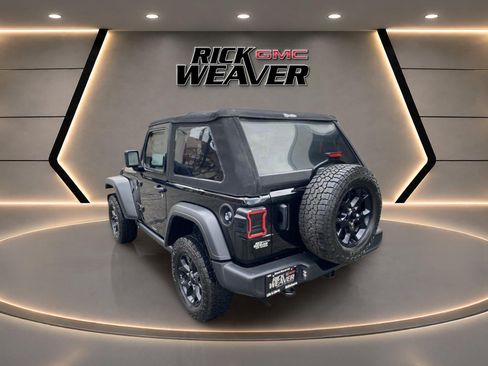 Used 2021 Jeep Wrangler Sport AWD/4WD image 4