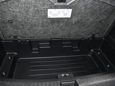 Used 2025 GMC Acadia Elevation image 30