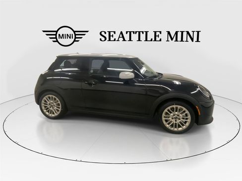 New 2026 MINI Cooper 2-Door Hardtop FWD image 13