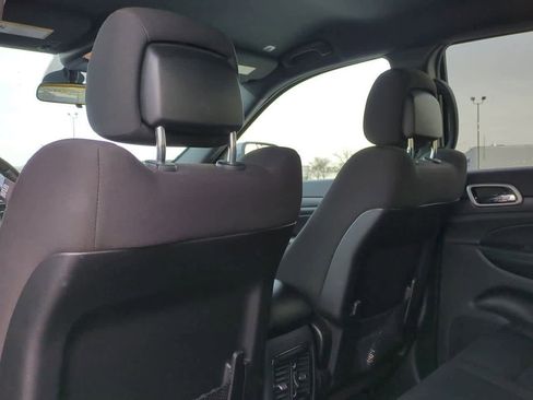 Used 2020 Jeep Grand Cherokee Laredo w/ Security & Convenience Group image 18