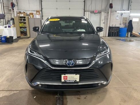 Used 2023 Toyota Venza Limited image 2