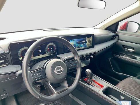 Used 2025 Nissan Kicks SR AWD/4WD image 9