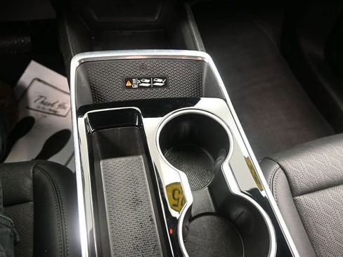 Used 2025 Chevrolet Equinox LT w/ Convenience Package II image 11