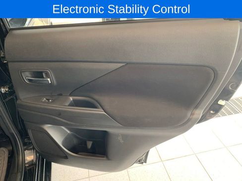 Used 2019 Mitsubishi Outlander ES AWD/4WD image 11
