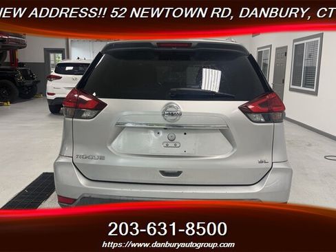 Used 2017 Nissan Rogue SL FWD image 4