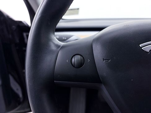 Used 2018 Tesla Model 3 Long Range image 25