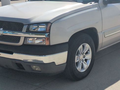 Used 2005 Chevrolet Silverado 1500 LS w/ Light Duty Power Package RWD image 10