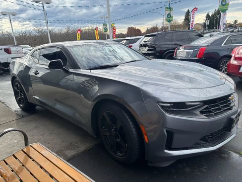 Used 2021 Chevrolet Camaro LT image 3
