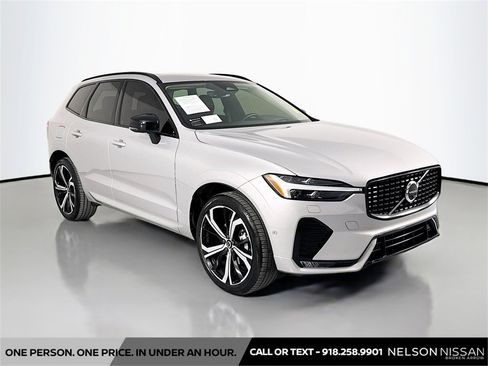 Used 2023 Volvo XC60 B5 Ultimate w/ Climate Package image 3