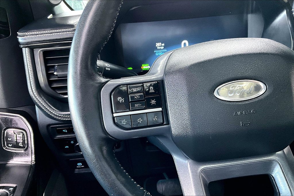 Used 2023 Ford F150 Lightning Platinum AWD/4WD image 11