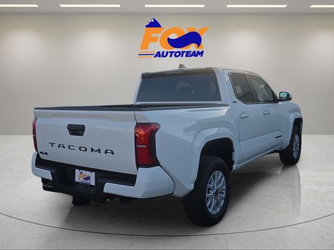 Certified 2026 Toyota Tacoma SR5 AWD/4WD image 5