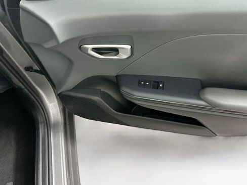 Used 2025 Kia K4 LXS image 30