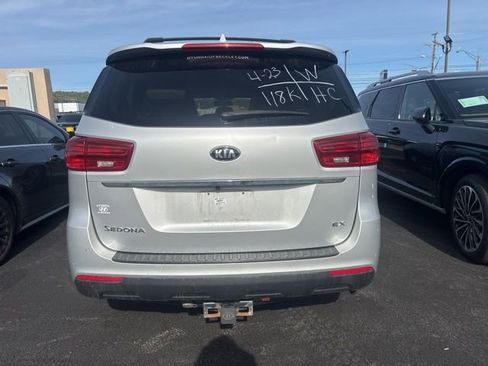 Used 2019 Kia Sedona EX FWD image 6