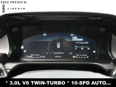 Used 2022 Lincoln Aviator Standard w/ Class IV Trailer Tow Package image 16