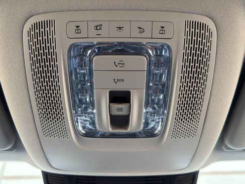 Used 2023 Mercedes-Benz GLS 580 4MATIC image 40