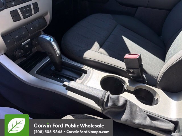 Used 2010 Ford Focus SE FWD image 21