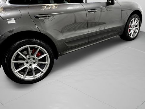 Used 2016 Porsche Macan Turbo image 16