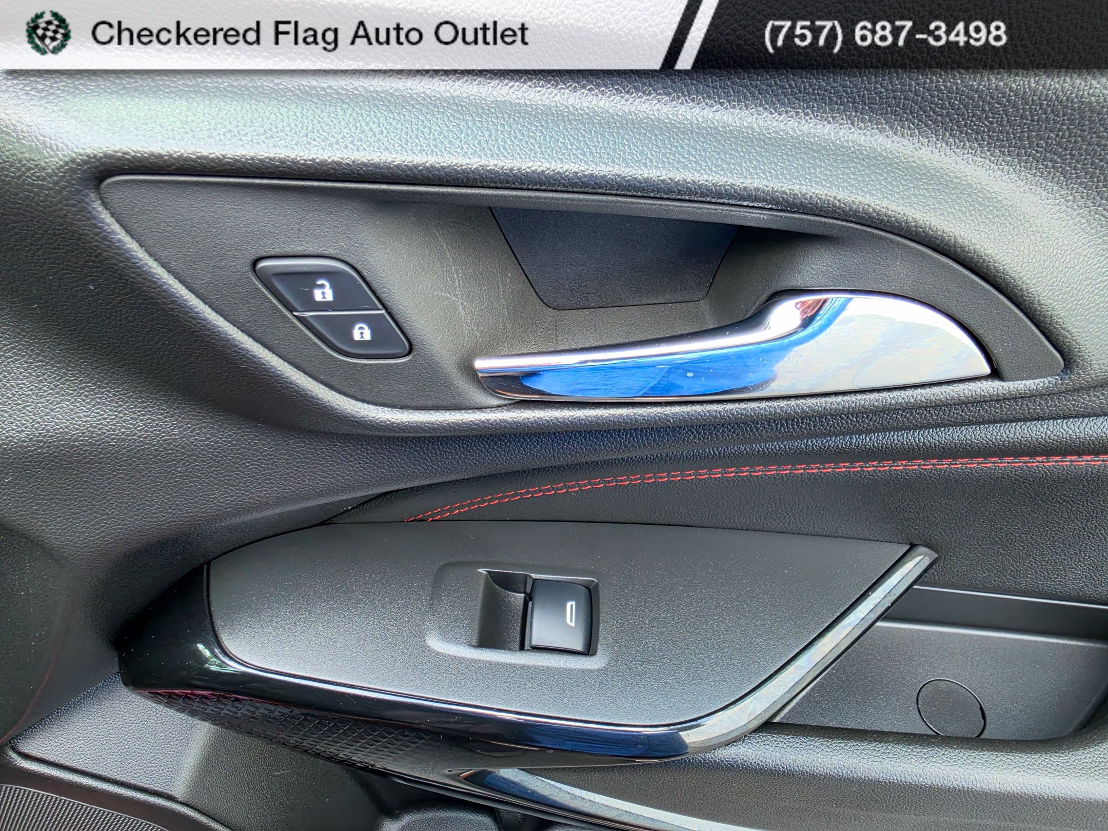 Used 2024 Chevrolet Trax RS w/ Sunroof Package FWD image 44